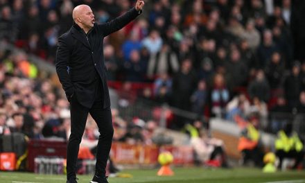 Arne Slot Senang Lihat Pertahanan Liverpool Mulai Membaik