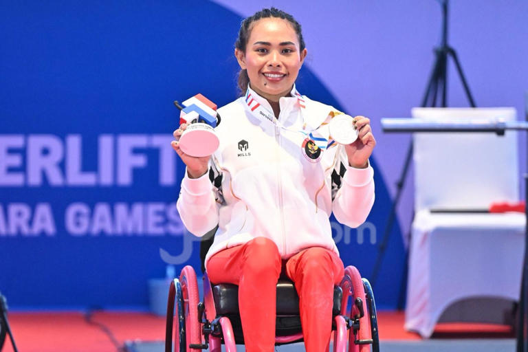 Kisah Inspiratif Ni Nengah Widiasih Dalam Para-Powerlifting