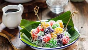 Kenikmatan Cenil: Camilan Legendaris Yang Melekat Di Hati