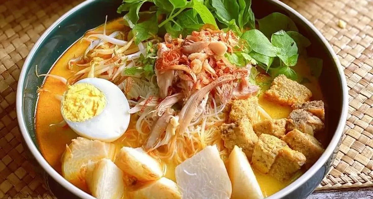 Kuliner Legendaris Bogor: Sensasi Laksa Asli Kota Hujan