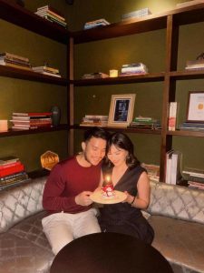 Potret Romantis Jessica Mila Dan Suami Rayakan Anniversary