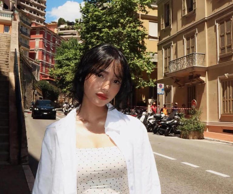 Potret Cantik Fuji Di Nice, Prancis, Curi Perhatian Publik