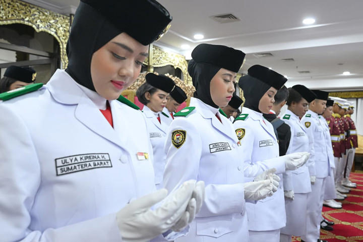 Ukir Prestasi! Celine Olivia Jadi Pembawa Baki Di HUT Ke-81 RI