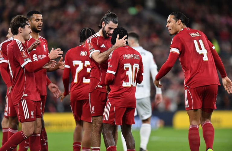Liverpool Kini Rapuh! Sektor Bek Sayap Jadi Masalah Di Era Iraola