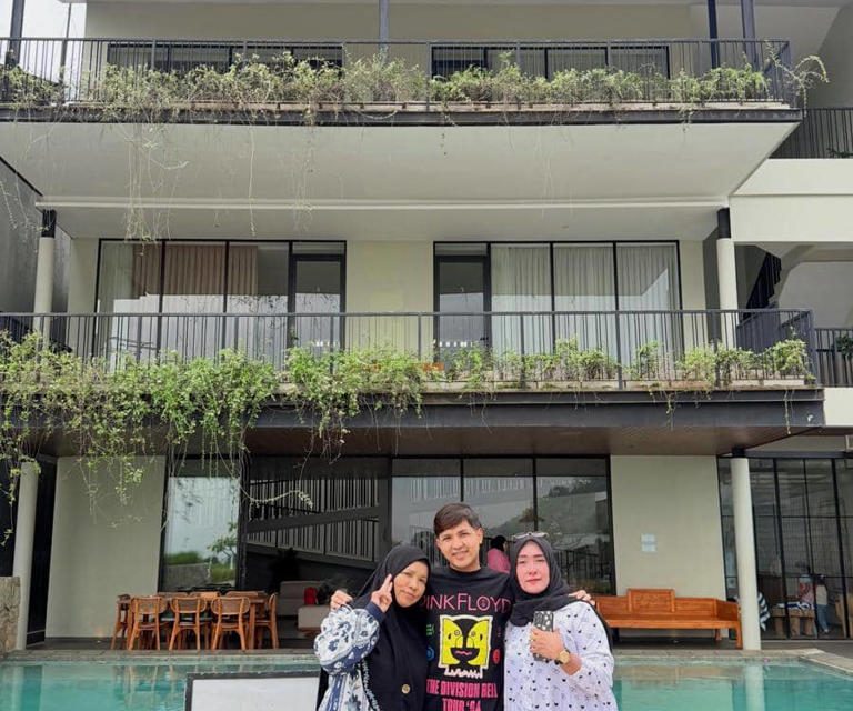 Bikin Haru! Jirayut & Keluarga Dari Thailand Liburan Ke Bandung