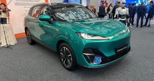 Teknologi Makin Canggih! LEPAS E4 EV Usung Layar 13,2 Inci